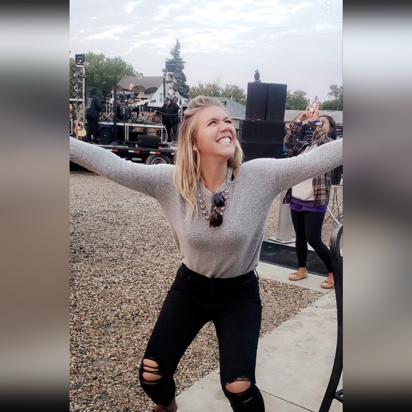 Open Shoulder grey sweater - Picture 4 of 4